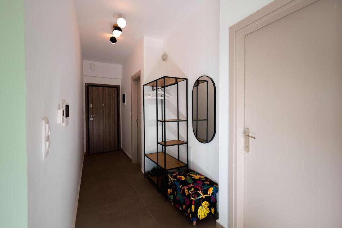 New 98m2 Flat With Sea View And Parking Spot Thessaloniki